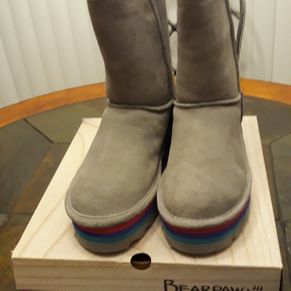 Bearpaw Retro Boots - Picture 4 of 4
